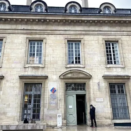 Le Bareuzai Dijon