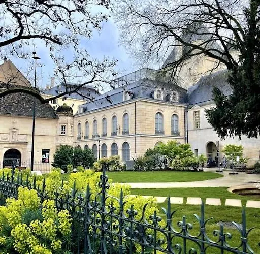 Le Bareuzai Apartament *